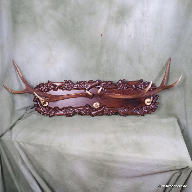 Wandgarderobe mit 2 Geweihstangen